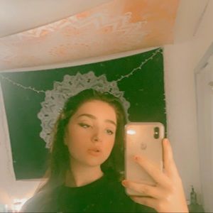 Meet your Posher, Della